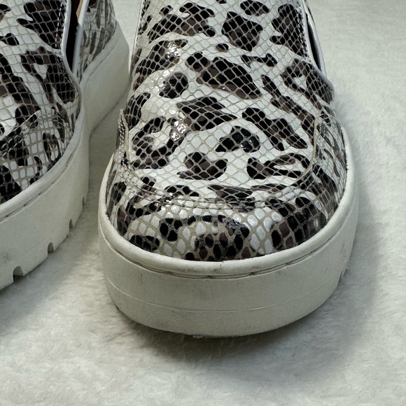 Vionic Dinora Leopard Brow Snake Print Leather Slip-On  Flats with Textured Sole - Picture 6 of 16